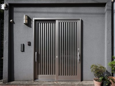 house-entrance-japan-building-with-plants